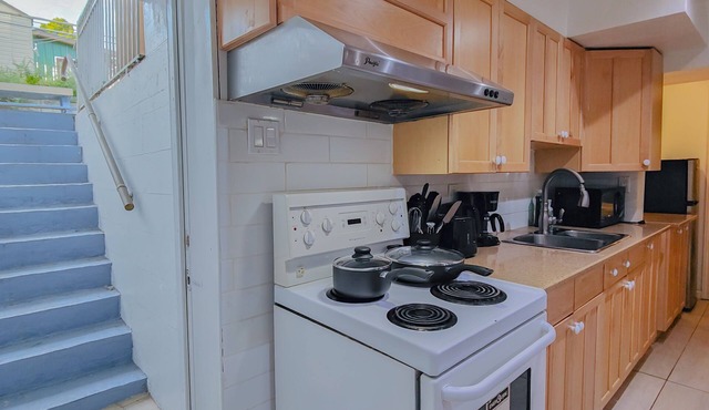 Convenient and Cozy Suite for Your Vancouver Trip