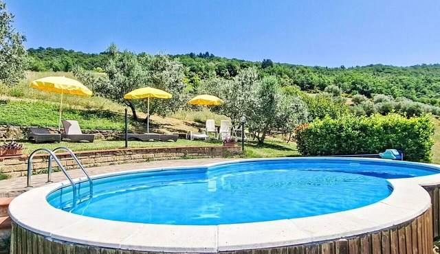 Cosy apartment for 4 guests with pool, WIFI, TV, patio and pets allowed