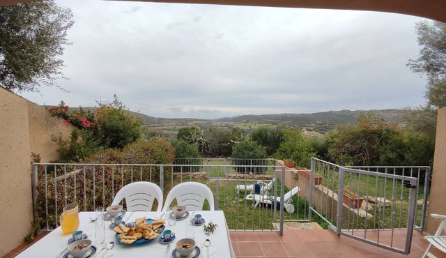 Cosy apartment in villa for 5 people with WIFI, A/C, pool, TV, terrace and panoramic view