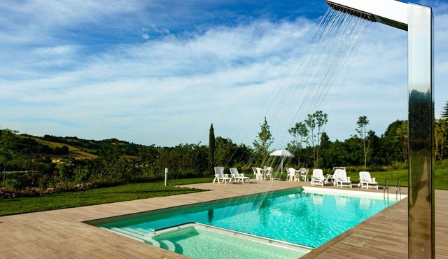 Cosy apartment in villa for 5 guests with WIFI, pool, TV and panoramic view, close to Urbino