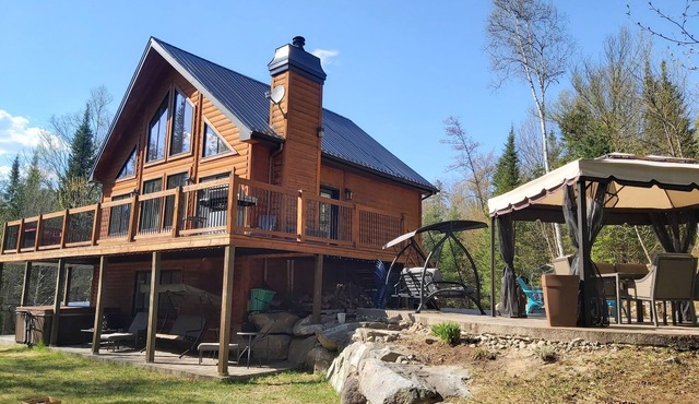 Cosy log cabin with spa