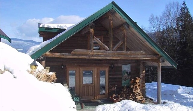 Cosy Log Cottage in Rural Location