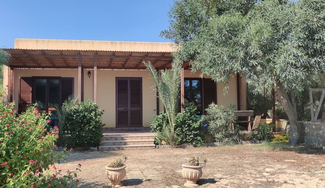 Cottage to 30 mt from the sea on sandy beach