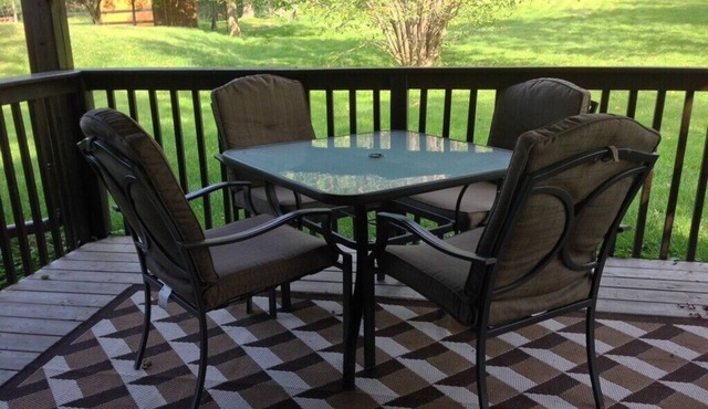 Country Atmosphere - City amenities, Minutes to downtown