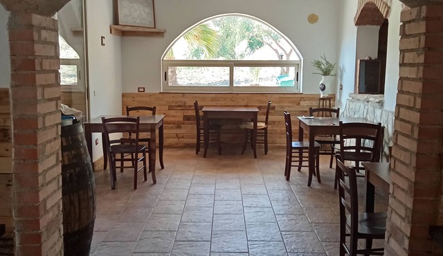 Country house set in a peaceful valley 20 minutes from the city of Agrigento.