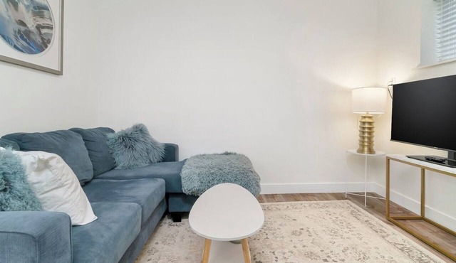 Cozy 2-Bedroom Basement Suite in North Delta