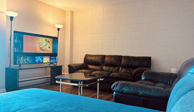 Cozy 2-Bedroom Condo with Parking