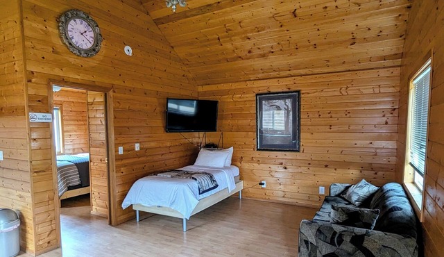 Cozy and Relaxing Getaway Cabin #4