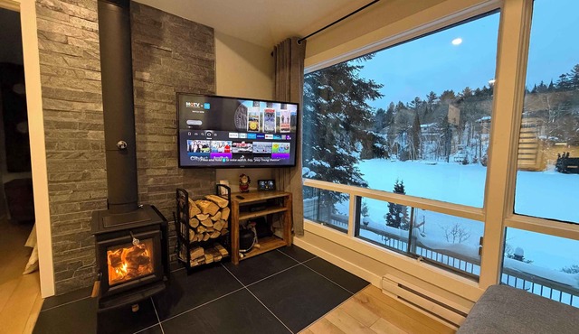 Cozy Lakeside Chalet at Lac Bastien