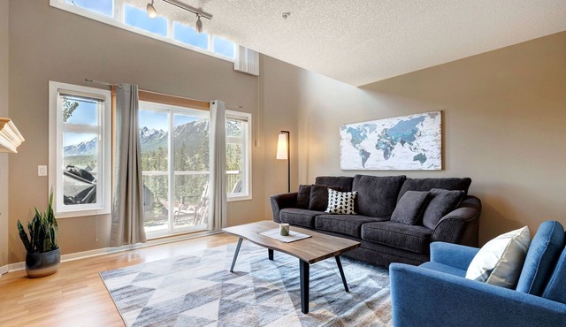 Cozy Condo | Epic Mountain Views | Parking Garage | Central | Air Conditioning