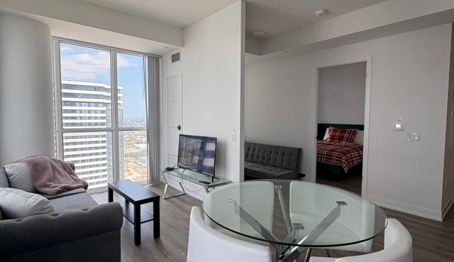 Cozy Condo in Downtown Vaughan