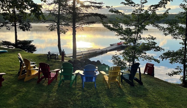 Cozy cottage on Rumsey Lake, for your family vacation!