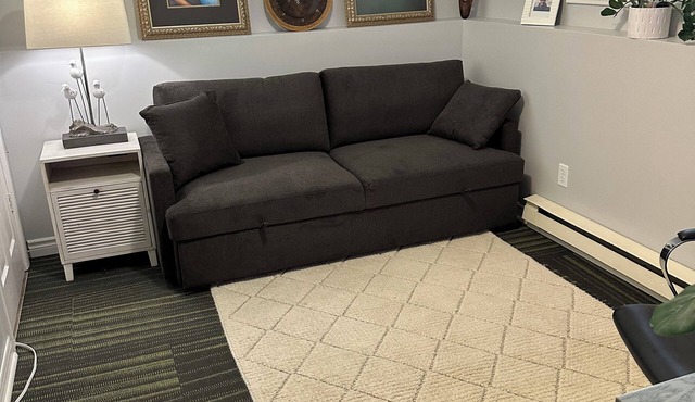 Cozy duplex split level quiet area