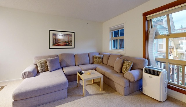 Cozy haven in the heart of Sun Peaks Village