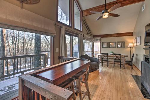 Cozy 'Hillside Hideaway' in Wintergreen Resort!