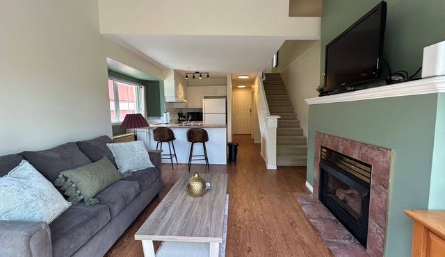 Cozy Loft on Golf Course - 313