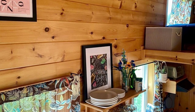 Cozy pet friendly tiny home in Richmond!