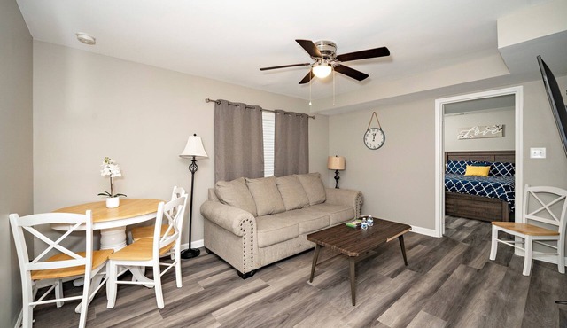 Cozy Private Basement with Office & Full Amenities