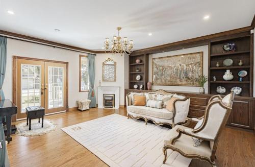 Cozy Queen Room in Quiet Richmond Home