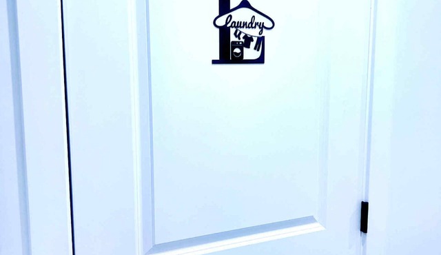 Cozy Room 3 | Private Entry | Near Airport UofC SAIT | Free Parking
