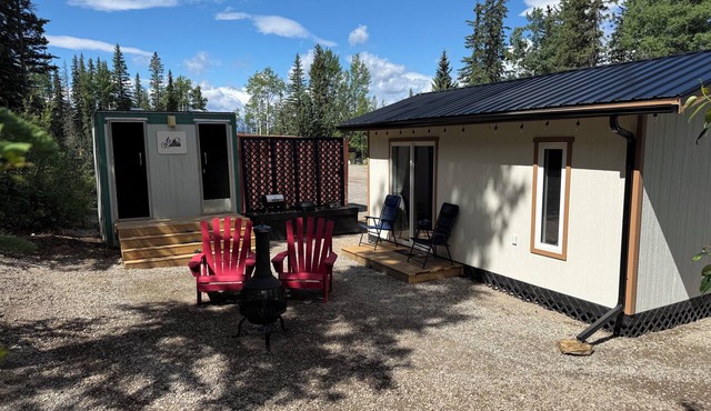 Cozy single room bunk house style cabin with detached full washroom