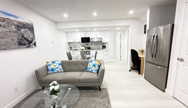 Cozy Two Bedroom Aircon Suite in Airdrie