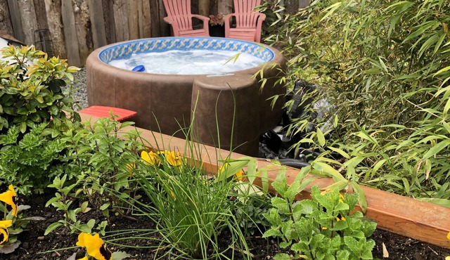 Cozy up at mill hill with HotTub