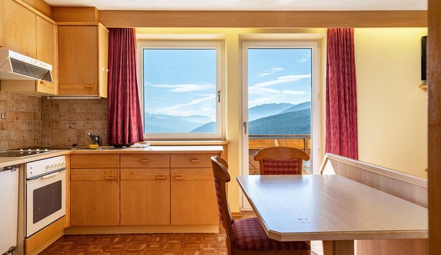 Cozy Waldblick Apartment with Mountain Views & Terrace in Meransen