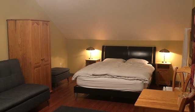 Crowsnest Vineyards Guesthouse