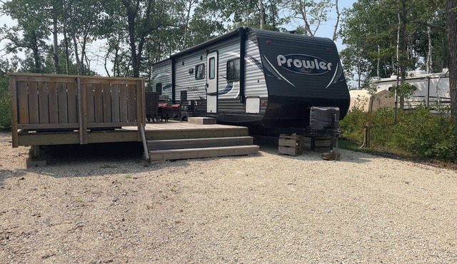 Cute Camper Trailer at Ridgewood South Golf & Campground