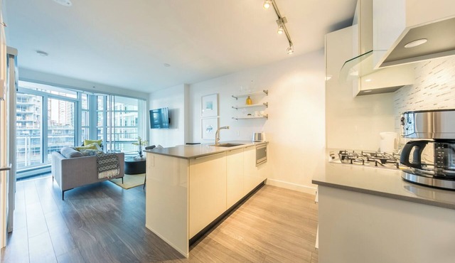 D71 - Amazing 1 bedroom Downtown Vancouver