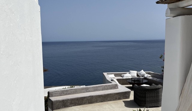 Dammuso dei Turchi By the ocean