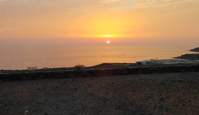 Dammuso on the sea with breathtaking sunset 70 mt from the sea - Sataria -