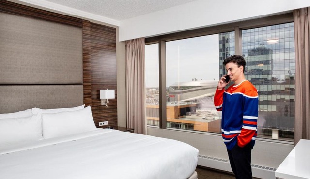 Delta Hotels by Marriott Edmonton Centre Suites