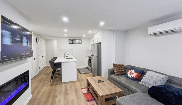 Deluxe 2-Bedroom Getaway Near Mahogany Lake – Sleeps Up to 6