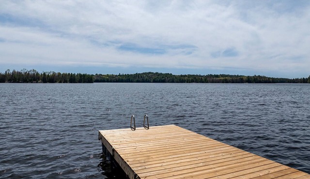 Denvic House - a private lakefront retreat