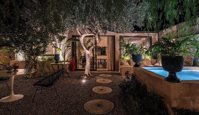 Dependance Armonia, with garden and jacuzzi just 100 meters from the sea