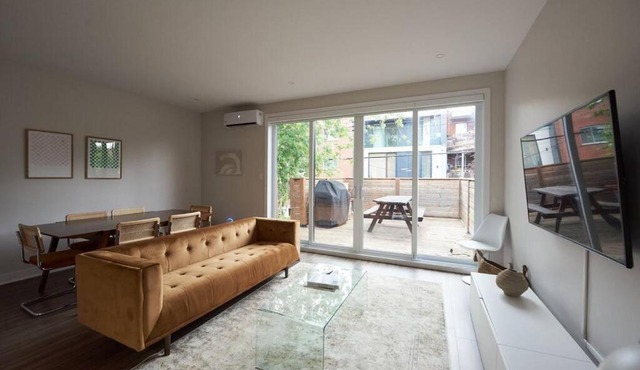 Design 3 bedroom flat with private terrace in Little Italy by Denstays