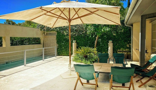 Design villa with pool in the Roman countryside