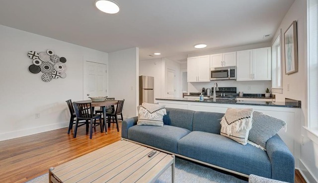 Designed 1BR with Parking in Downtown Durham