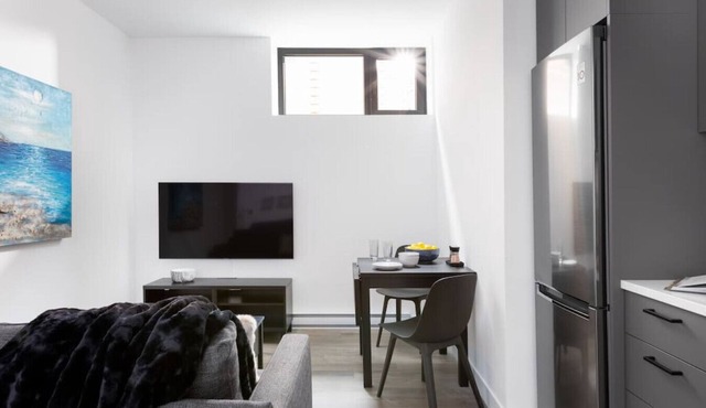 Designer 1 Bdr Furnished Suite - Arbutus/Kits/UBC