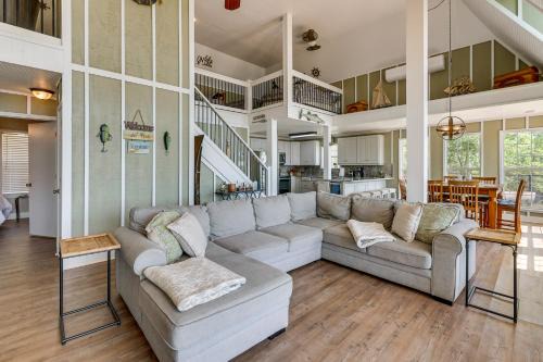 Dock & Fire Pit: Stunning Lake Sinclair Home!
