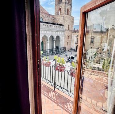 Domus Privé - Elegant Rooms with Duomo View