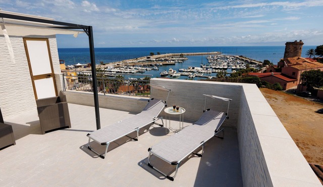 Donna Rosalía Sea View Apartment with terrace/solarium included.