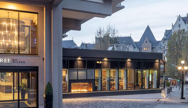 DoubleTree by Hilton Hotel & Suites Victoria