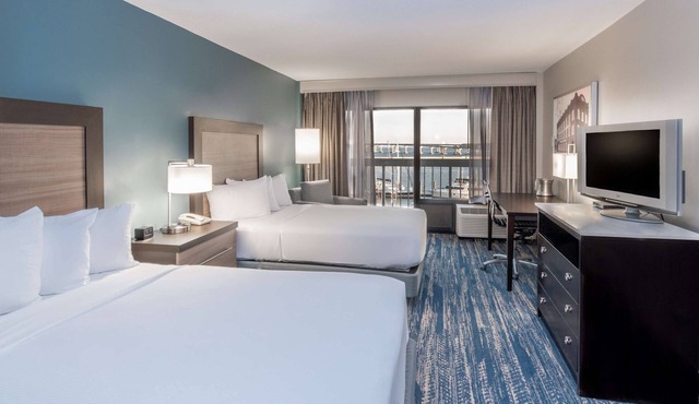 DoubleTree by Hilton New Bern Riverfront
