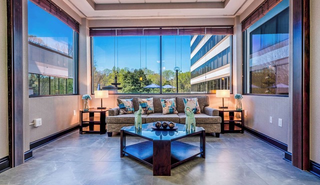 DoubleTree by Hilton South Charlotte Tyvola