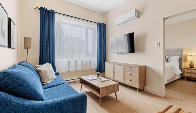 Downtown 2BR Suite