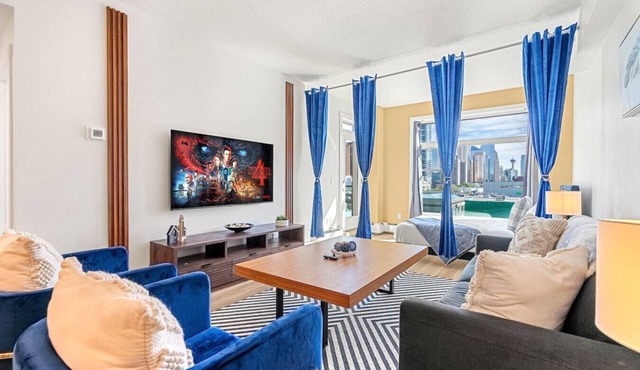 Downtown Calgary Gem W/Tower Views!