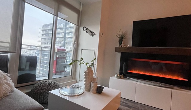 Downtown Condo -Bathurst and Lakeshore